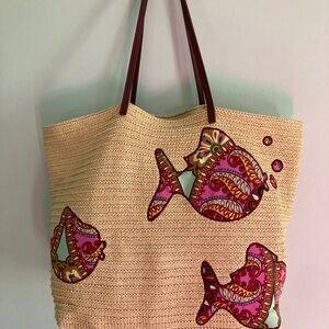 VERA BRADLEY BEACH BAG